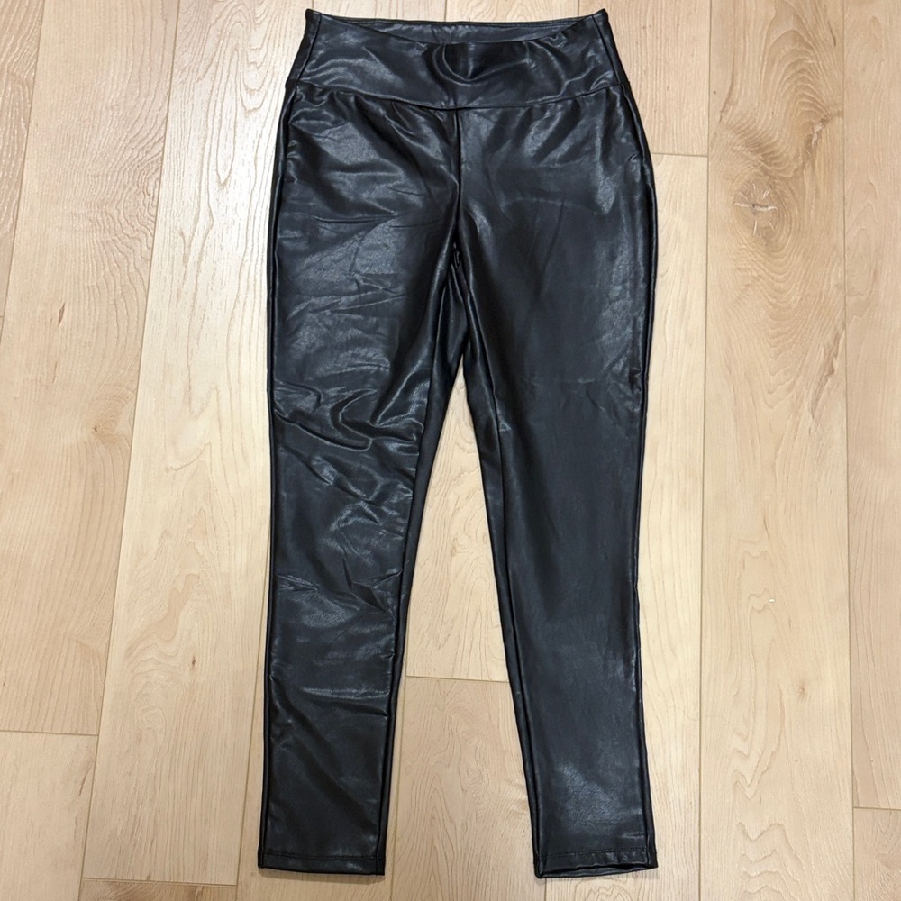 *4/$20* Kendall + Kylie Faux Leather Leggings, Black, sz M